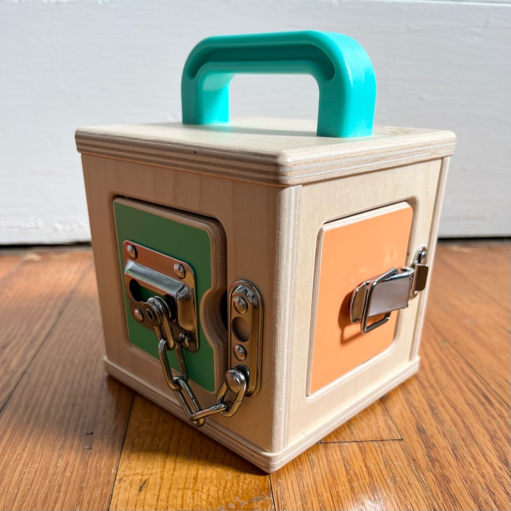 Lovevery Lockbox Montessori Wooden Fine Motor Latch & Lock Box Baby/Toddler Toy